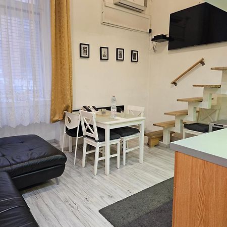 Walkway Apartment Deluxe Budapeste Exterior foto